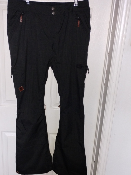 DC Pants - DC Women's Black Cargo Snow Pants with Zippered Pockets .Size L